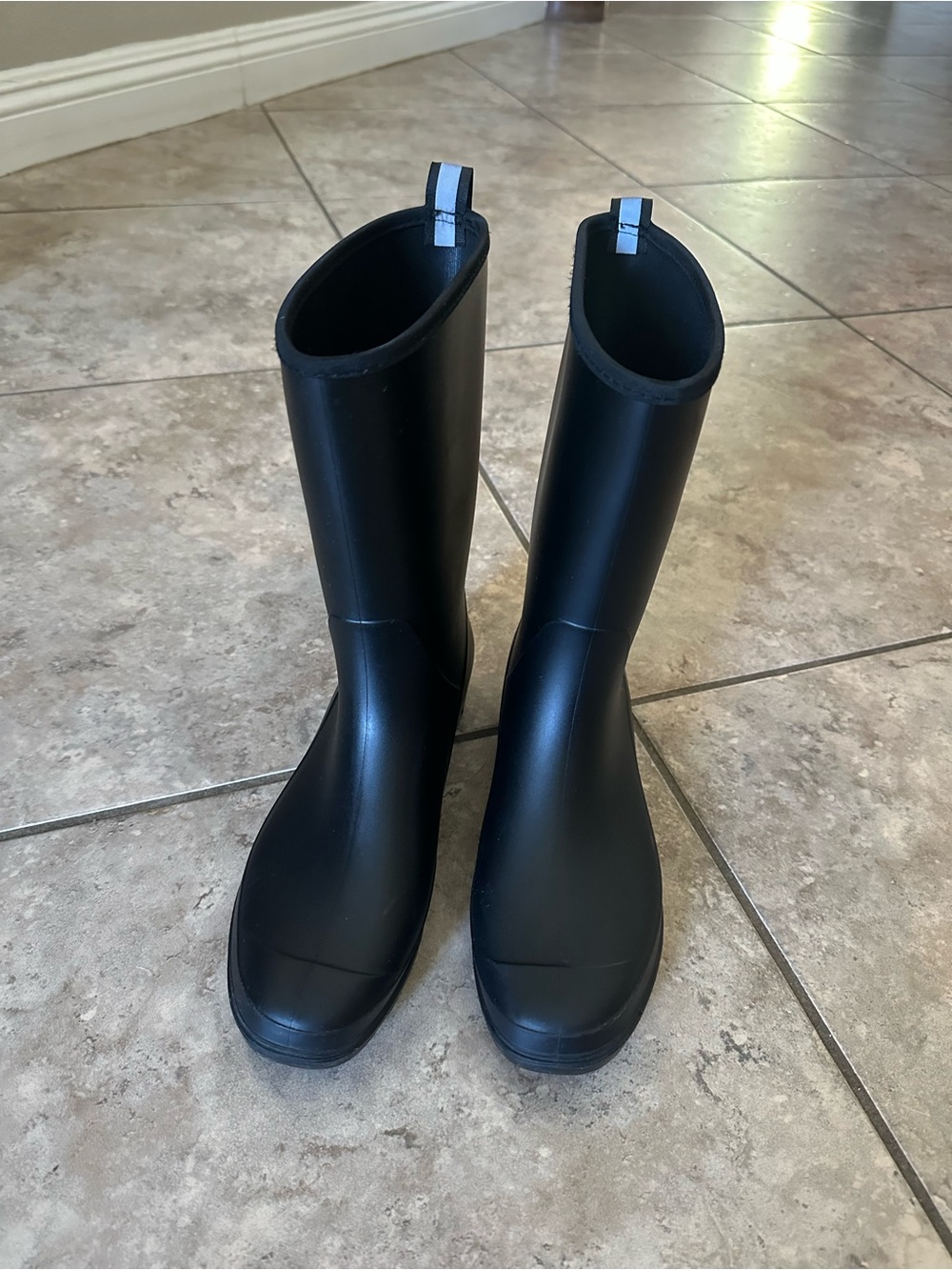 Women’s Mid Calf Waterproof Rain Boots
